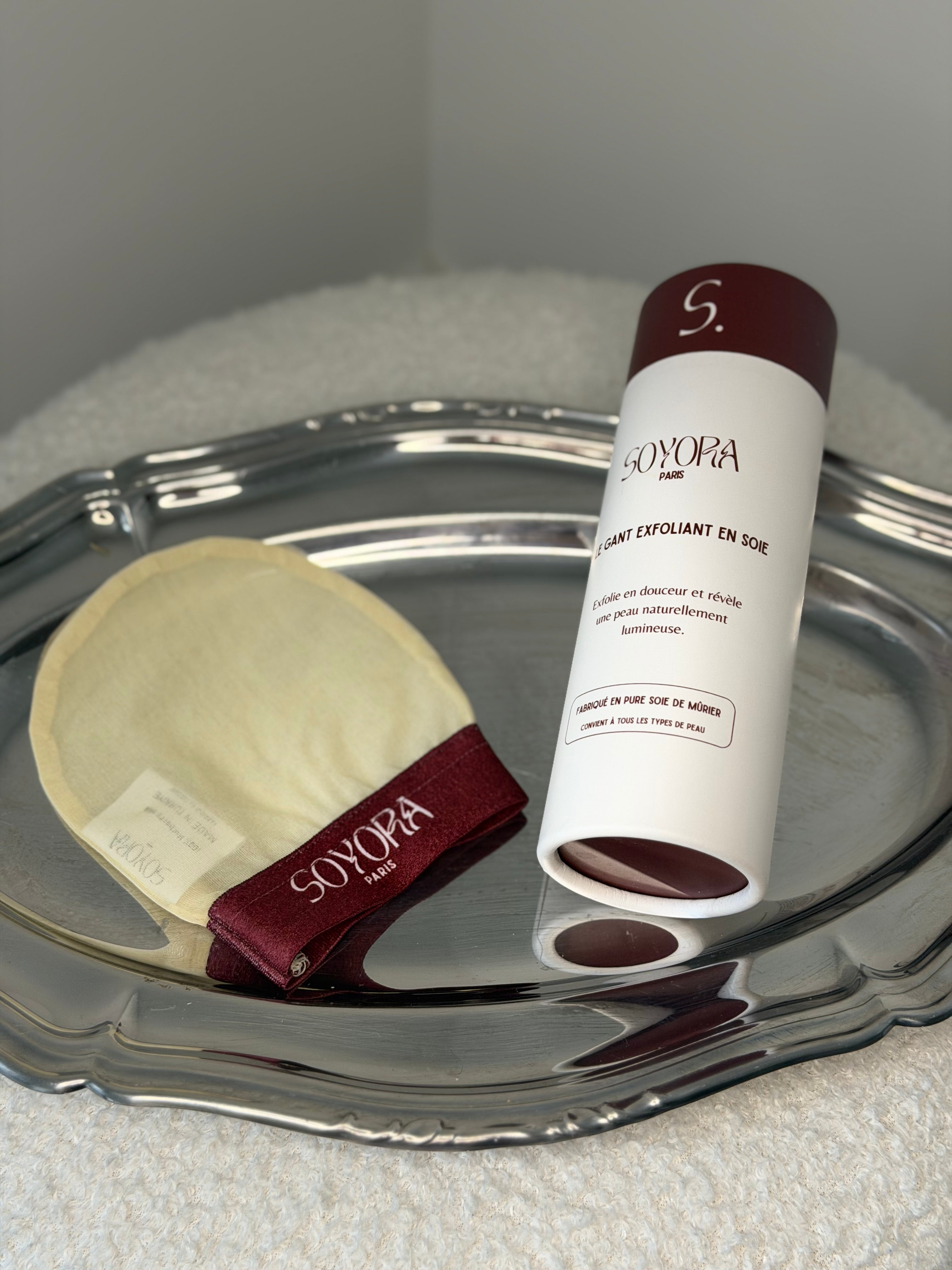 Gant exfoliant en soie — Visage
